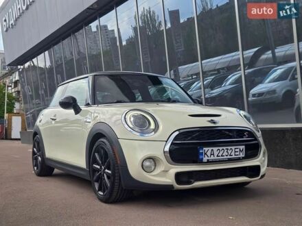Білий Міні Cooper, об'ємом двигуна 2 л та пробігом 156 тис. км за 11500 $, фото 1 на Automoto.ua