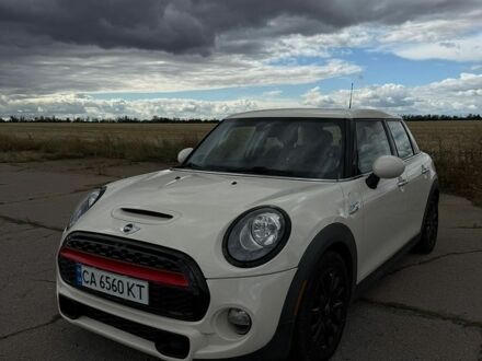 Білий Міні Cooper, об'ємом двигуна 2 л та пробігом 129 тис. км за 14000 $, фото 1 на Automoto.ua