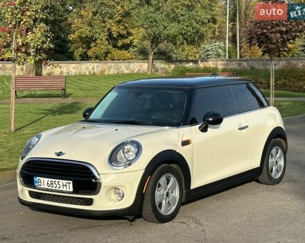 Білий Міні Cooper, об'ємом двигуна 1.5 л та пробігом 137 тис. км за 9400 $, фото 1 на Automoto.ua