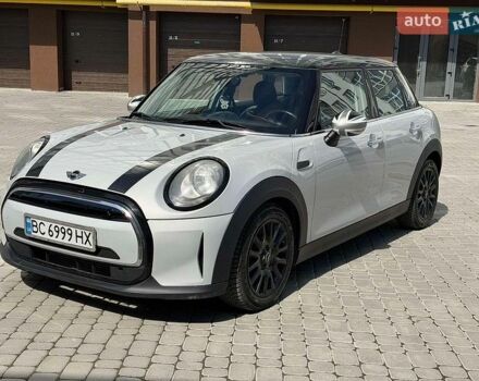 Білий Міні Cooper, об'ємом двигуна 1.5 л та пробігом 240 тис. км за 11800 $, фото 1 на Automoto.ua