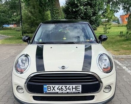 Белый Мини Купер, объемом двигателя 1.5 л и пробегом 85 тыс. км за 14200 $, фото 1 на Automoto.ua