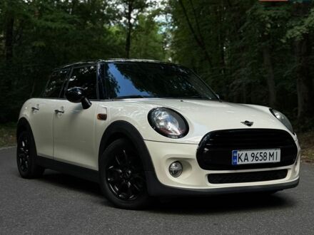Білий Міні Cooper, об'ємом двигуна 1.5 л та пробігом 144 тис. км за 12700 $, фото 1 на Automoto.ua