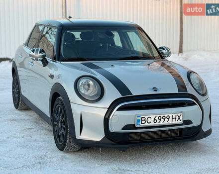 Белый Мини Купер, объемом двигателя 1.5 л и пробегом 206 тыс. км за 11900 $, фото 1 на Automoto.ua
