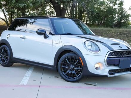 Белый Мини Купер, объемом двигателя 2 л и пробегом 72 тыс. км за 6200 $, фото 1 на Automoto.ua