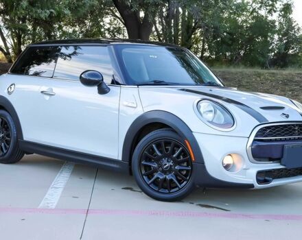 Белый Мини Купер, объемом двигателя 2 л и пробегом 72 тыс. км за 6200 $, фото 1 на Automoto.ua