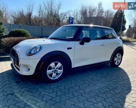 Білий Міні Cooper, об'ємом двигуна 1.5 л та пробігом 158 тис. км за 9800 $, фото 1 на Automoto.ua