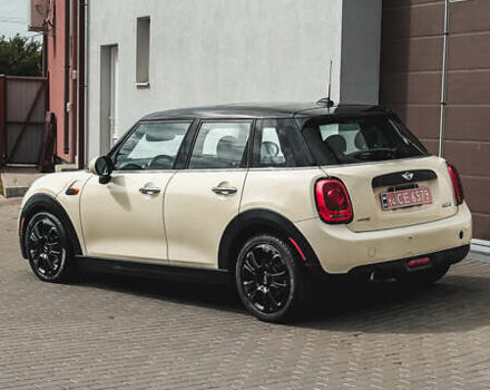 Білий Міні Cooper, об'ємом двигуна 1.5 л та пробігом 207 тис. км за 11900 $, фото 1 на Automoto.ua