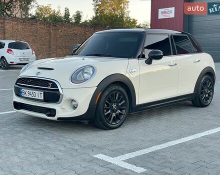 Білий Міні Cooper, об'ємом двигуна 2 л та пробігом 140 тис. км за 12000 $, фото 1 на Automoto.ua