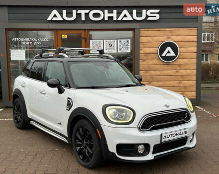 Белый Мини Купер, объемом двигателя 2 л и пробегом 170 тыс. км за 17500 $, фото 1 на Automoto.ua