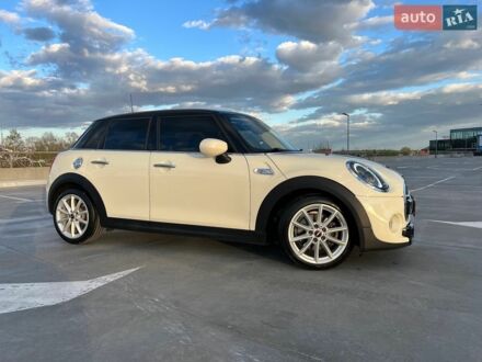 Білий Міні Cooper, об'ємом двигуна 2 л та пробігом 67 тис. км за 19999 $, фото 1 на Automoto.ua