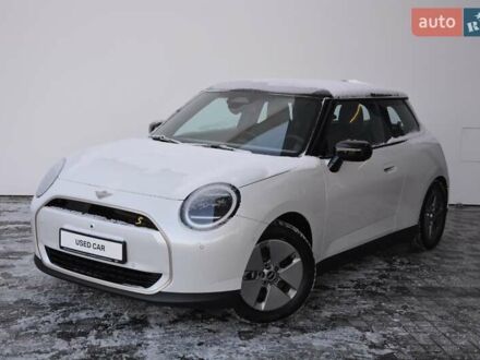 Белый Мини Купер, объемом двигателя 0 л и пробегом 1 тыс. км за 40382 $, фото 1 на Automoto.ua
