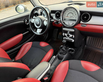 Бежевый Мини Купер, объемом двигателя 1.6 л и пробегом 141 тыс. км за 6900 $, фото 9 на Automoto.ua