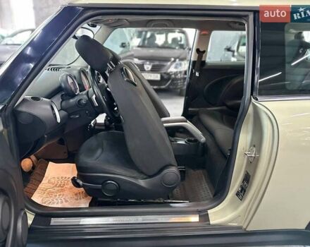 Бежевий Міні Cooper, об'ємом двигуна 1.6 л та пробігом 163 тис. км за 6999 $, фото 15 на Automoto.ua