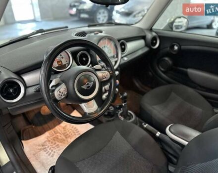 Бежевий Міні Cooper, об'ємом двигуна 1.6 л та пробігом 163 тис. км за 6999 $, фото 10 на Automoto.ua