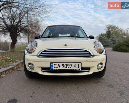Бежевый Мини Купер, объемом двигателя 1.6 л и пробегом 141 тыс. км за 6900 $, фото 3 на Automoto.ua