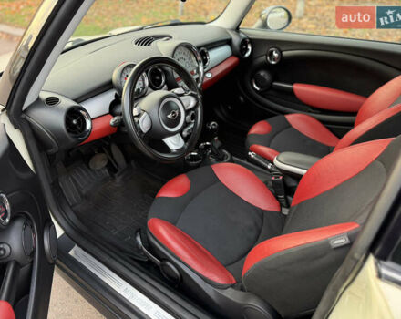 Бежевый Мини Купер, объемом двигателя 1.6 л и пробегом 141 тыс. км за 6900 $, фото 11 на Automoto.ua