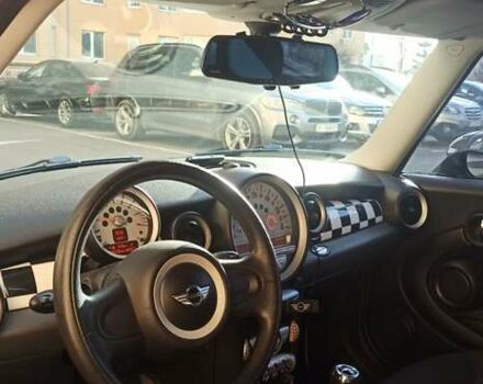 Бежевый Мини Купер, объемом двигателя 1.4 л и пробегом 181 тыс. км за 5000 $, фото 6 на Automoto.ua