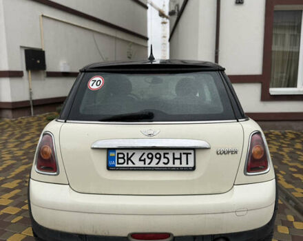 Бежевий Міні Cooper, об'ємом двигуна 1.6 л та пробігом 350 тис. км за 3000 $, фото 1 на Automoto.ua