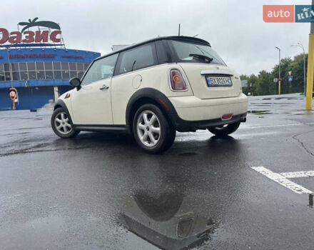 Бежевый Мини Купер, объемом двигателя 1.6 л и пробегом 220 тыс. км за 5999 $, фото 4 на Automoto.ua
