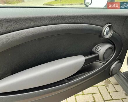 Бежевий Міні Cooper, об'ємом двигуна 1.6 л та пробігом 110 тис. км за 8199 $, фото 78 на Automoto.ua