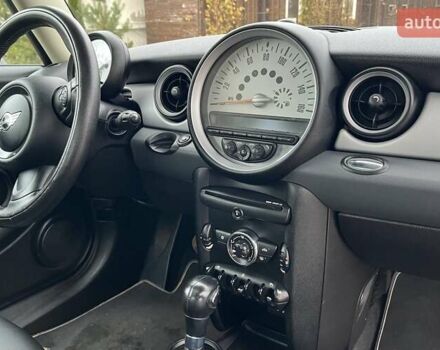 Бежевий Міні Cooper, об'ємом двигуна 1.6 л та пробігом 110 тис. км за 8199 $, фото 94 на Automoto.ua