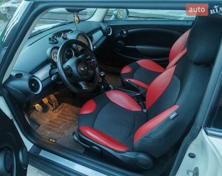 Бежевий Міні Cooper, об'ємом двигуна 1.6 л та пробігом 138 тис. км за 8500 $, фото 2 на Automoto.ua