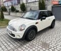 Бежевий Міні Cooper, об'ємом двигуна 2 л та пробігом 202 тис. км за 7777 $, фото 12 на Automoto.ua