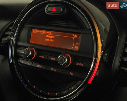 Бежевий Міні Cooper, об'ємом двигуна 1.5 л та пробігом 173 тис. км за 8799 $, фото 25 на Automoto.ua