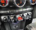 Бежевый Мини Купер, объемом двигателя 2 л и пробегом 106 тыс. км за 3801 $, фото 7 на Automoto.ua