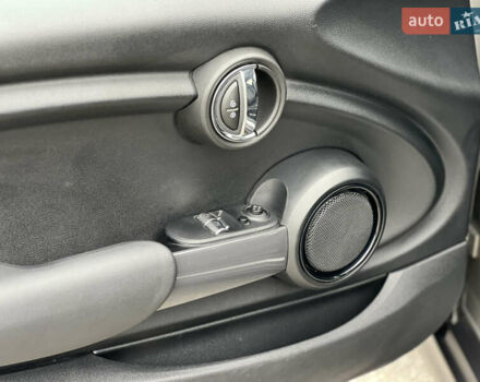 Бежевий Міні Cooper, об'ємом двигуна 1.5 л та пробігом 107 тис. км за 11500 $, фото 9 на Automoto.ua