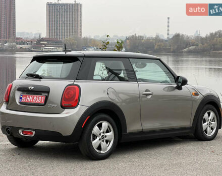 Бежевий Міні Cooper, об'ємом двигуна 1.5 л та пробігом 107 тис. км за 11500 $, фото 3 на Automoto.ua