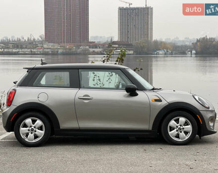 Бежевий Міні Cooper, об'ємом двигуна 1.5 л та пробігом 107 тис. км за 11500 $, фото 2 на Automoto.ua