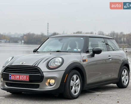 Бежевий Міні Cooper, об'ємом двигуна 1.5 л та пробігом 107 тис. км за 11500 $, фото 7 на Automoto.ua