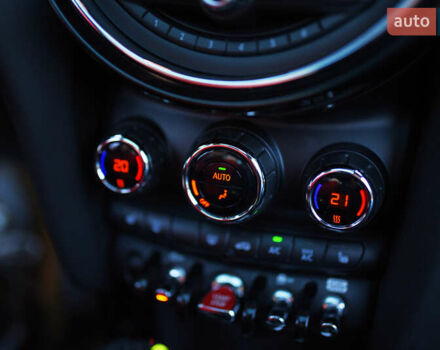 Бежевий Міні Cooper, об'ємом двигуна 2 л та пробігом 36 тис. км за 23000 $, фото 32 на Automoto.ua