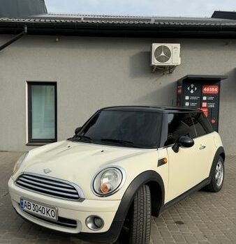 Бежевый Мини Купер, объемом двигателя 1.6 л и пробегом 303 тыс. км за 6000 $, фото 1 на Automoto.ua