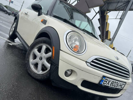 Мини Купер 2010 в Хмельницком на Automoto.ua Бежевый Мини Купер, объемом двигателя 1.6 л и пробегом 220 тыс. км за 5999 $, фото 1 на Automoto.ua