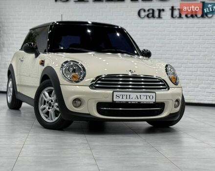 Бежевий Міні Cooper, об'ємом двигуна 2 л та пробігом 156 тис. км за 8400 $, фото 1 на Automoto.ua