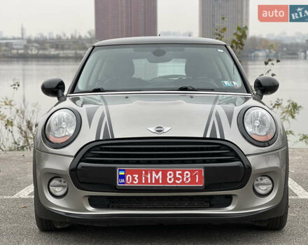 Бежевий Міні Cooper, об'ємом двигуна 1.5 л та пробігом 107 тис. км за 11500 $, фото 1 на Automoto.ua