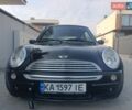 Черный Мини Купер, объемом двигателя 1.6 л и пробегом 251 тыс. км за 4100 $, фото 3 на Automoto.ua