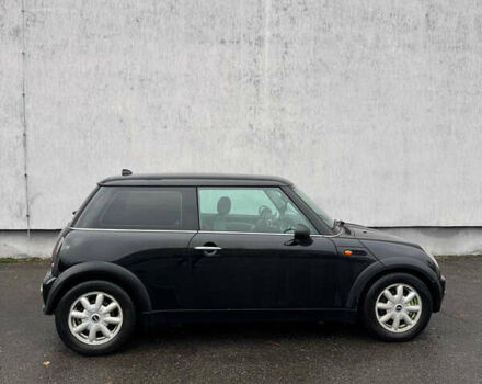 Чорний Міні Cooper, об'ємом двигуна 1.6 л та пробігом 275 тис. км за 4450 $, фото 9 на Automoto.ua
