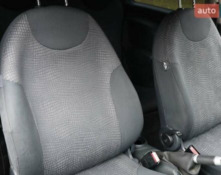 Черный Мини Купер, объемом двигателя 1.6 л и пробегом 186 тыс. км за 5500 $, фото 13 на Automoto.ua