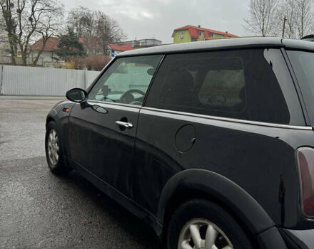 Чорний Міні Cooper, об'ємом двигуна 1.6 л та пробігом 275 тис. км за 4450 $, фото 7 на Automoto.ua