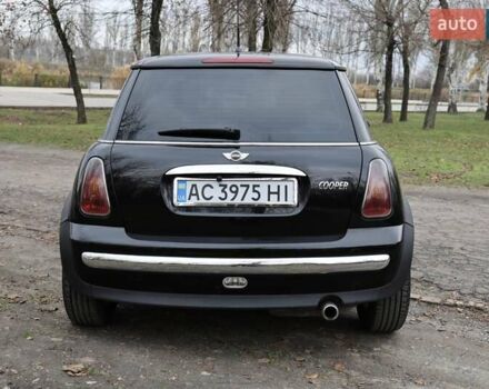 Черный Мини Купер, объемом двигателя 1.6 л и пробегом 186 тыс. км за 5500 $, фото 4 на Automoto.ua