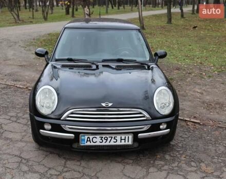 Черный Мини Купер, объемом двигателя 1.6 л и пробегом 186 тыс. км за 5500 $, фото 6 на Automoto.ua