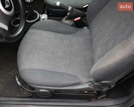 Черный Мини Купер, объемом двигателя 1.6 л и пробегом 186 тыс. км за 5500 $, фото 12 на Automoto.ua