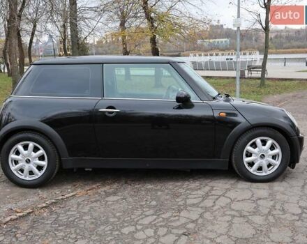 Черный Мини Купер, объемом двигателя 1.6 л и пробегом 186 тыс. км за 5500 $, фото 2 на Automoto.ua