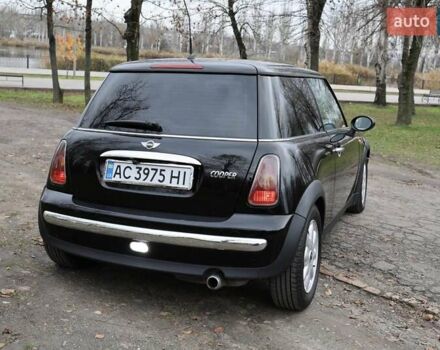 Черный Мини Купер, объемом двигателя 1.6 л и пробегом 186 тыс. км за 5500 $, фото 3 на Automoto.ua