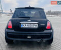 Чорний Міні Cooper, об'ємом двигуна 1.6 л та пробігом 152 тис. км за 5300 $, фото 8 на Automoto.ua
