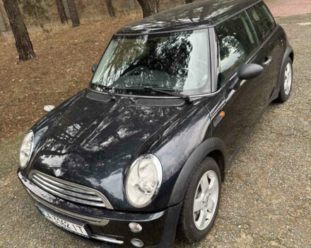Черный Мини Купер, объемом двигателя 1.6 л и пробегом 208 тыс. км за 4300 $, фото 7 на Automoto.ua
