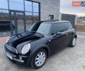 Черный Мини Купер, объемом двигателя 1.6 л и пробегом 250 тыс. км за 4300 $, фото 3 на Automoto.ua